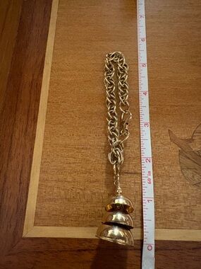 Vintage-style Gold Chain Bracelet with Tiered Bell-shaped Charm EUC